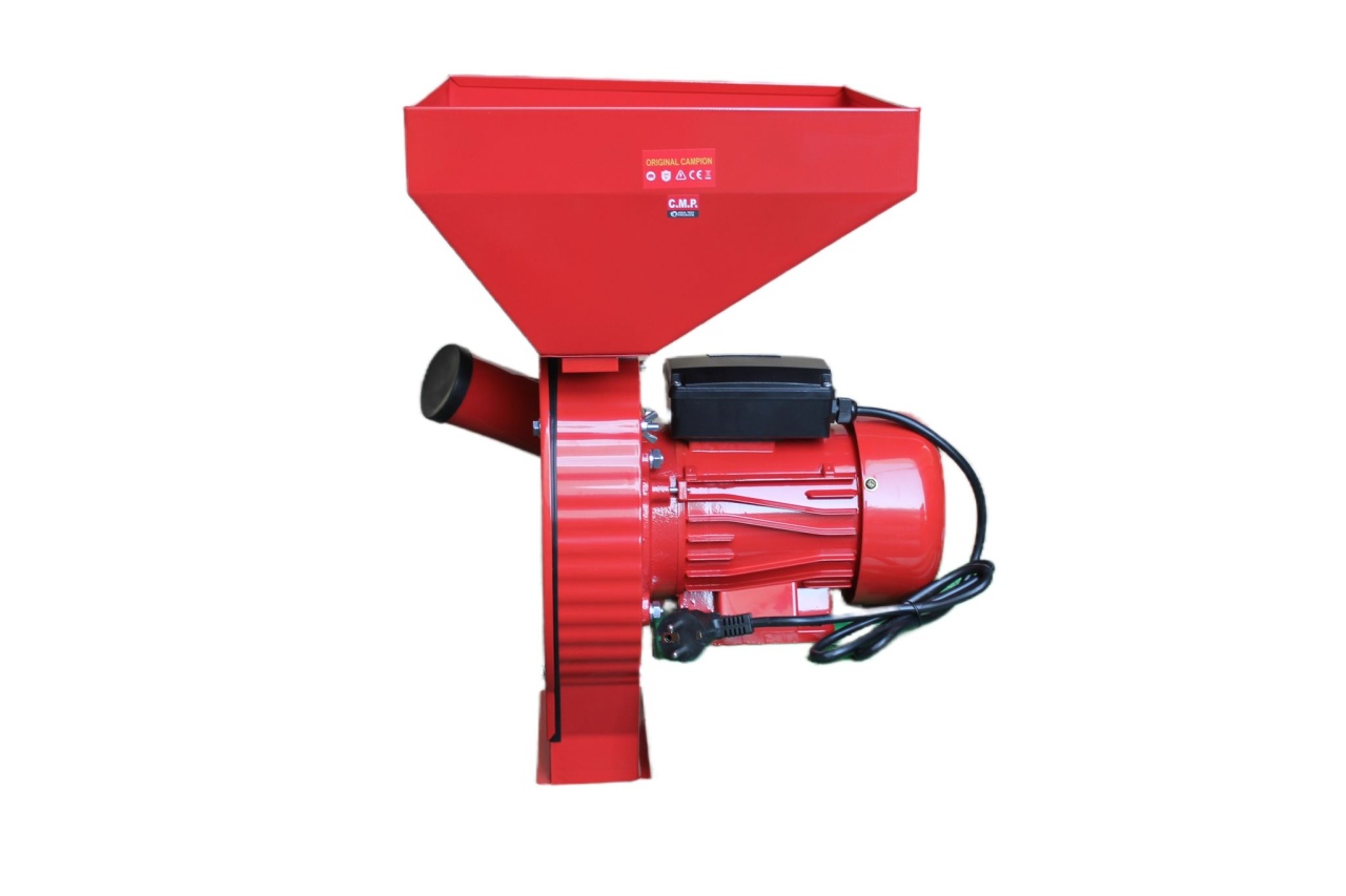 Moara Electrica Rosie pentru Uruiala CMP1335R, 4.5KW, 300kg/ora, Motor Electric 100% Cupru, 20 Ciocanele, 4 Site Interschimbabil